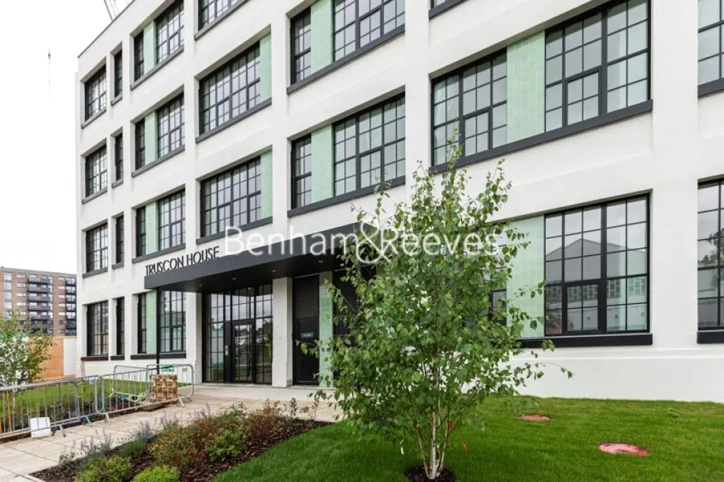 Carnation Gardens, Hayes, UB3, photo 11