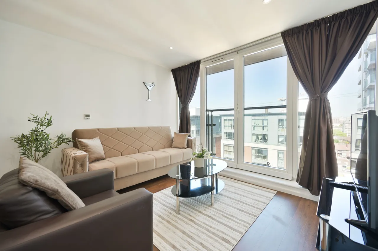 2 bed flat for sale, London, E16