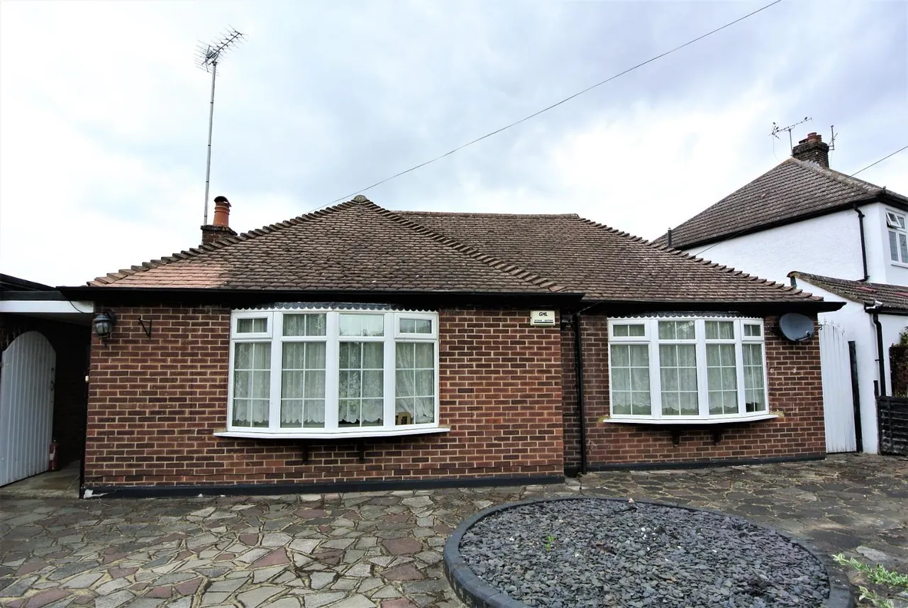 Long Lane, Stanwell, Staines-Upon-Thames, Surrey, TW19 7AJ, photo 13