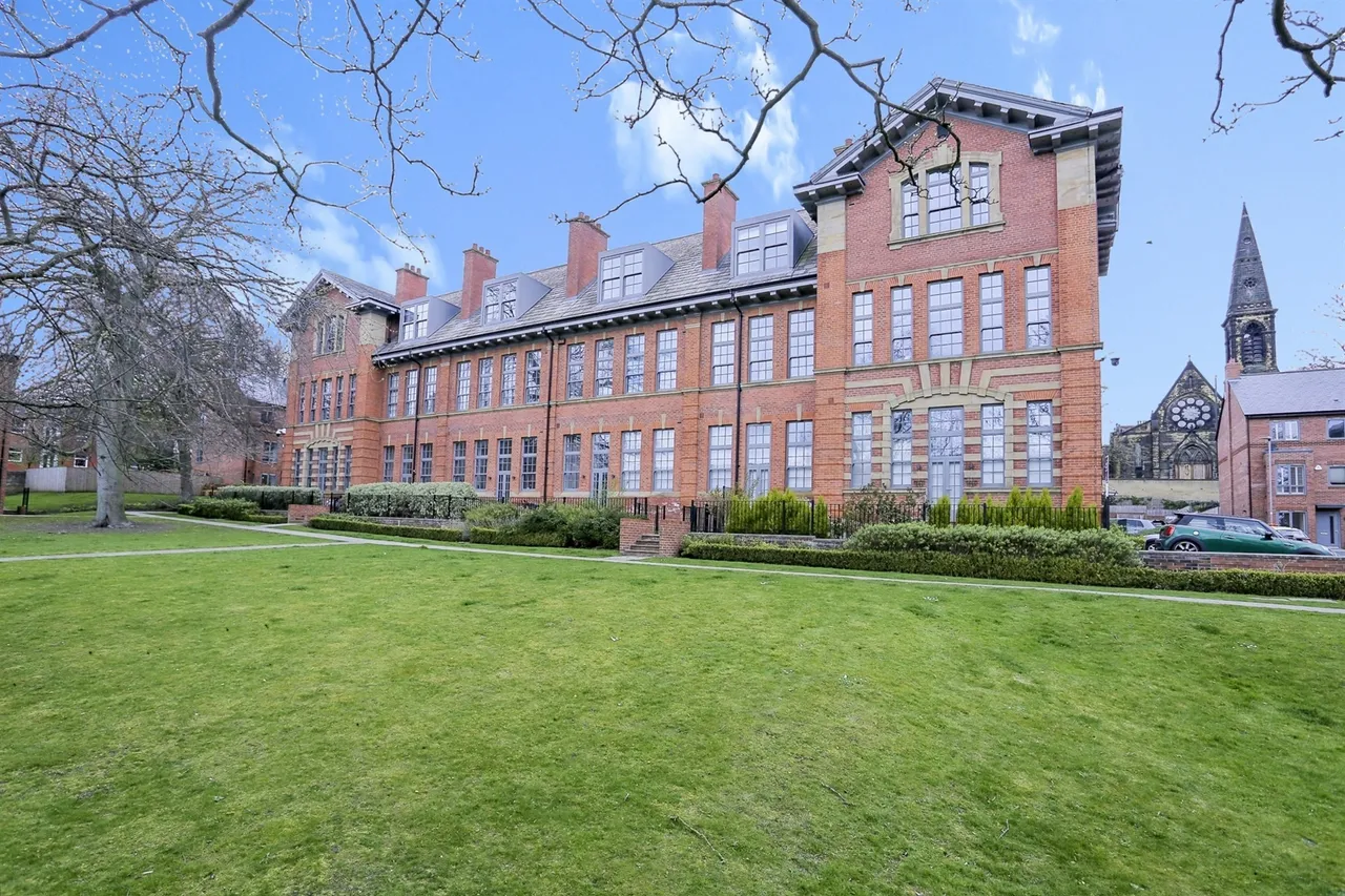 The Old School House, LS6, photo 12