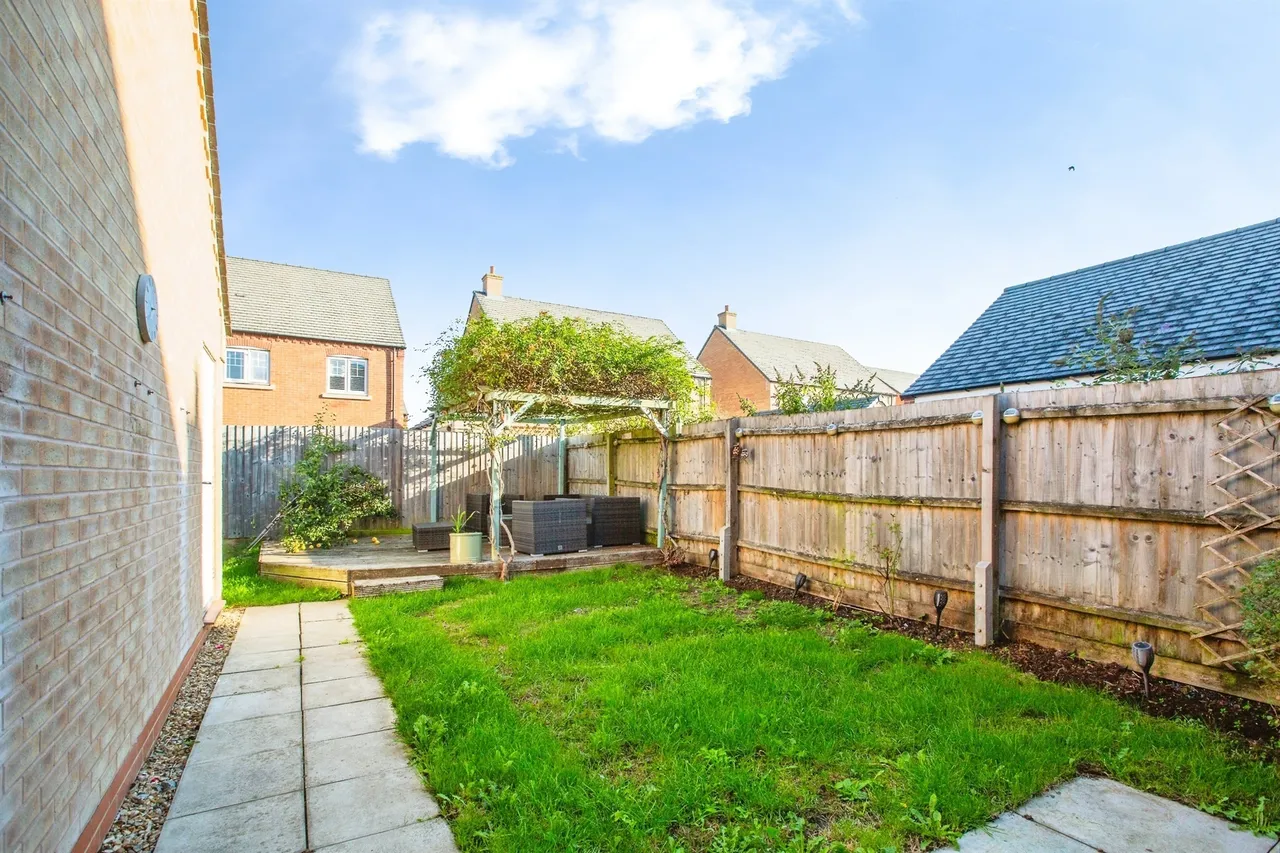 Boughton Lane, Wellingborough, NN9, photo 4