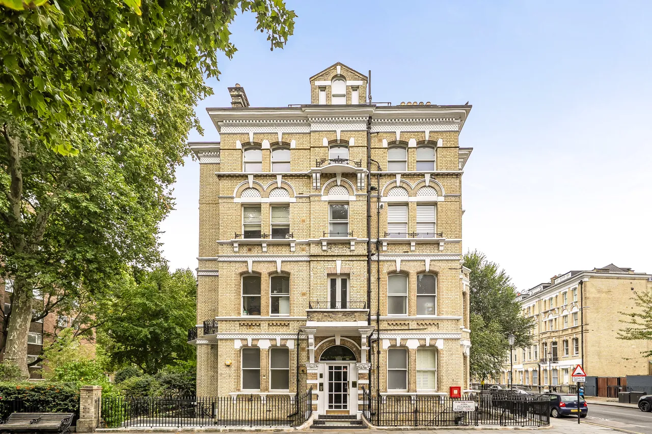 2 bed flat for sale, London, SW10