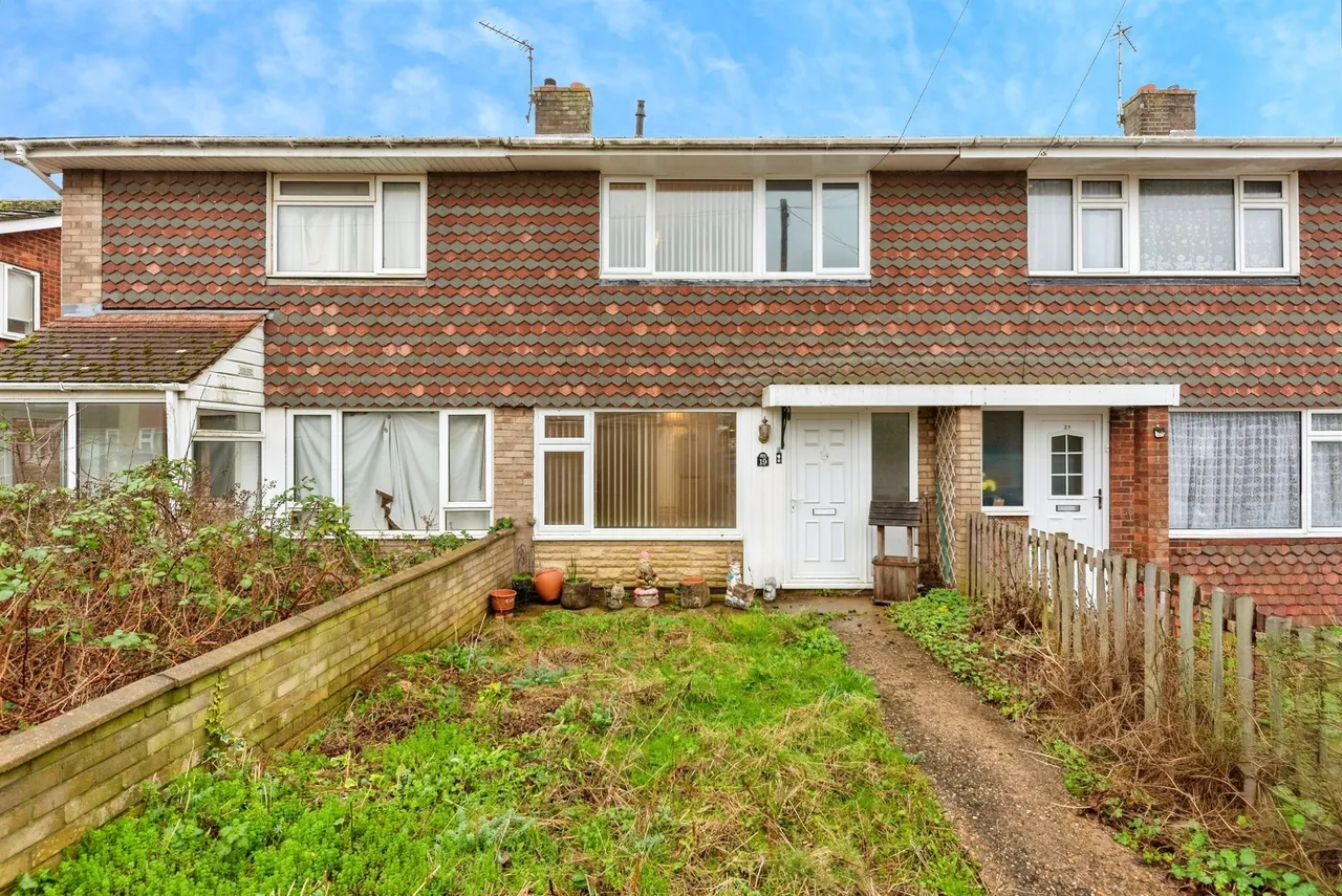 3 bed house for sale — Hill View Close, Grantham