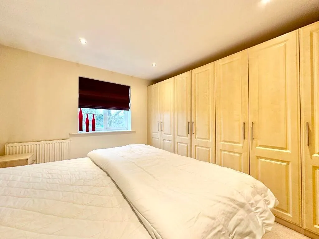 Balliol Court, Sale, M33, photo 9