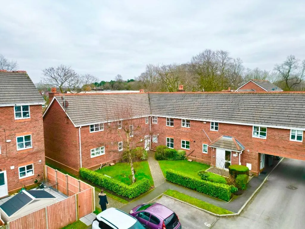 2 bed flat for sale, Balliol Court, Sale, M33