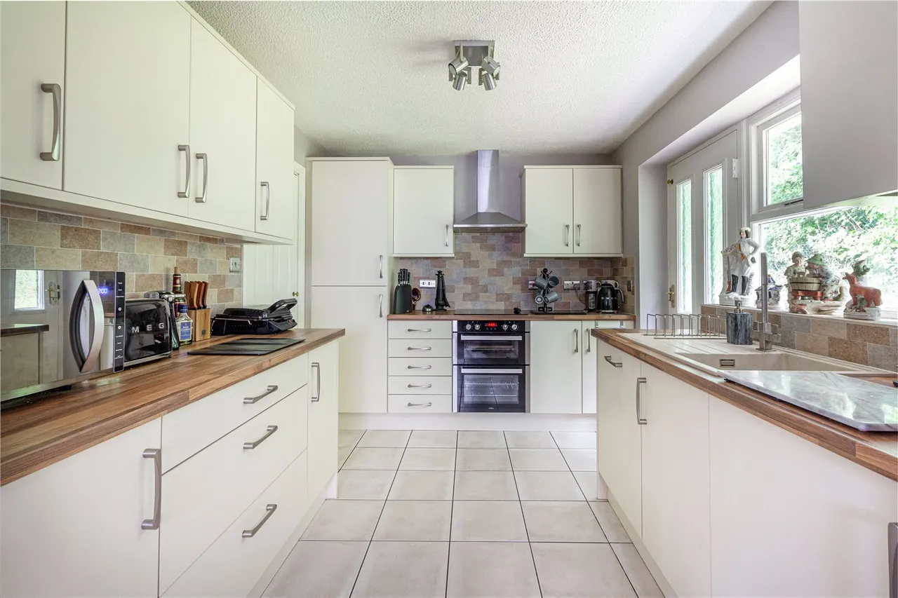 Fernwood Close, Redditch, Worcestershire, B98 7TN, photo 3