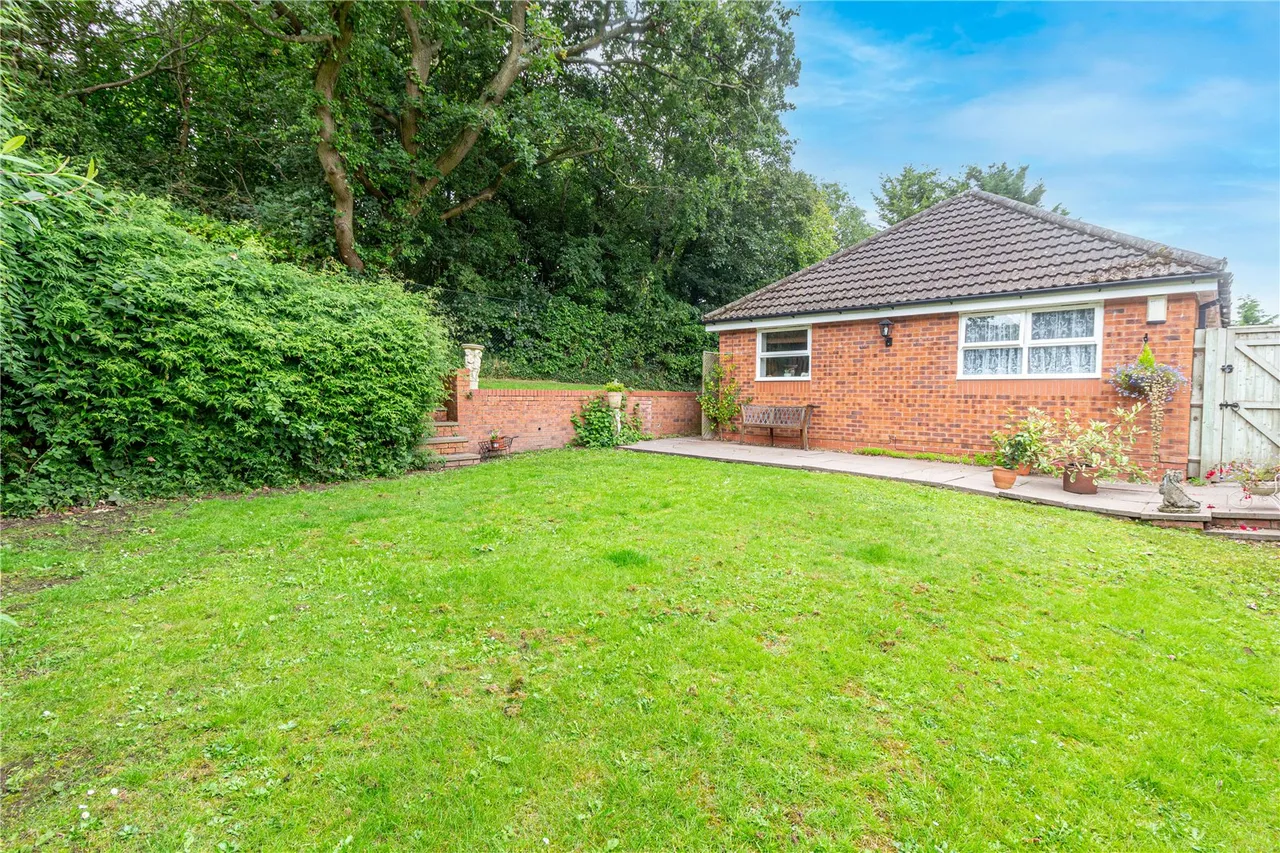 Fernwood Close, Redditch, Worcestershire, B98 7TN, photo 20