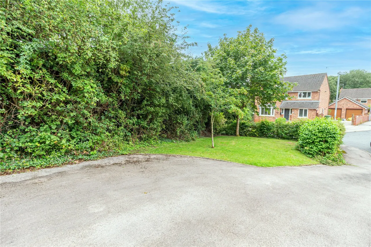 Fernwood Close, Redditch, Worcestershire, B98 7TN, photo 21