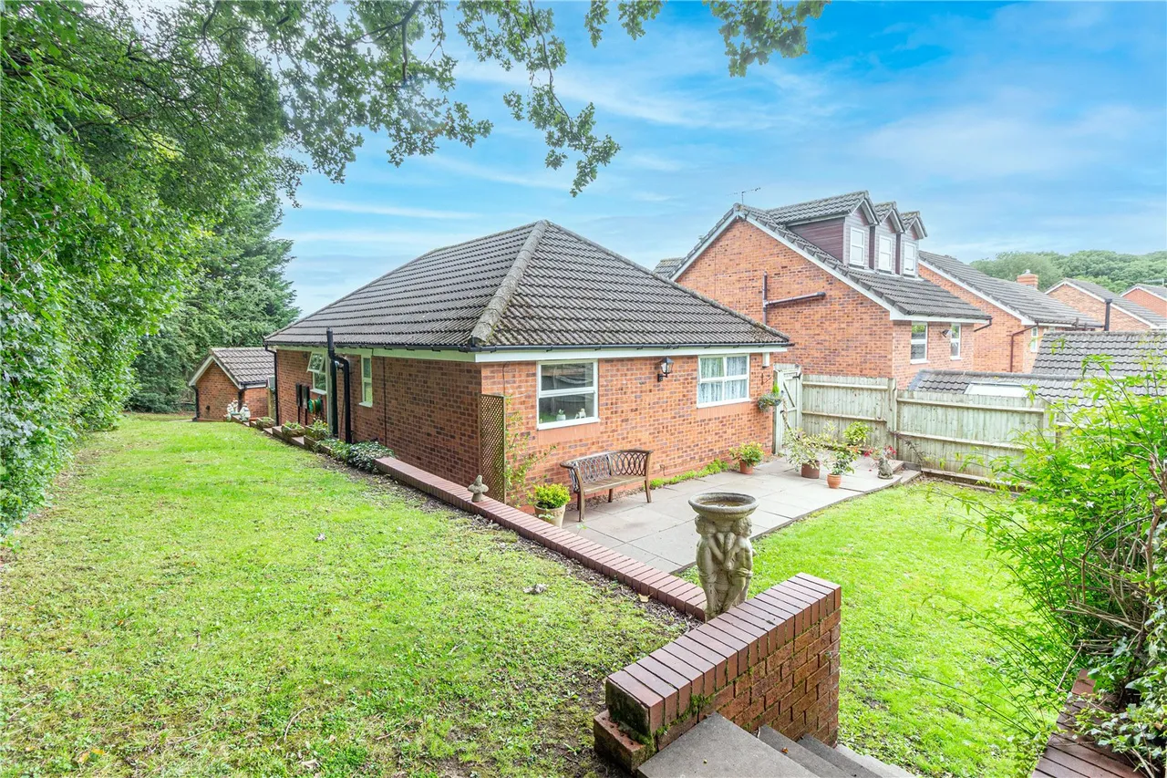 Fernwood Close, Redditch, Worcestershire, B98 7TN, photo 18