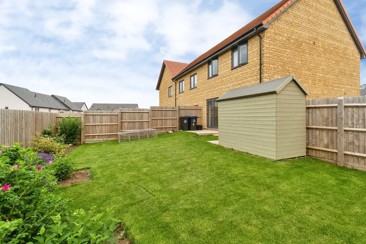 Wiltshire Drive, Patterdown, SN15, photo 11