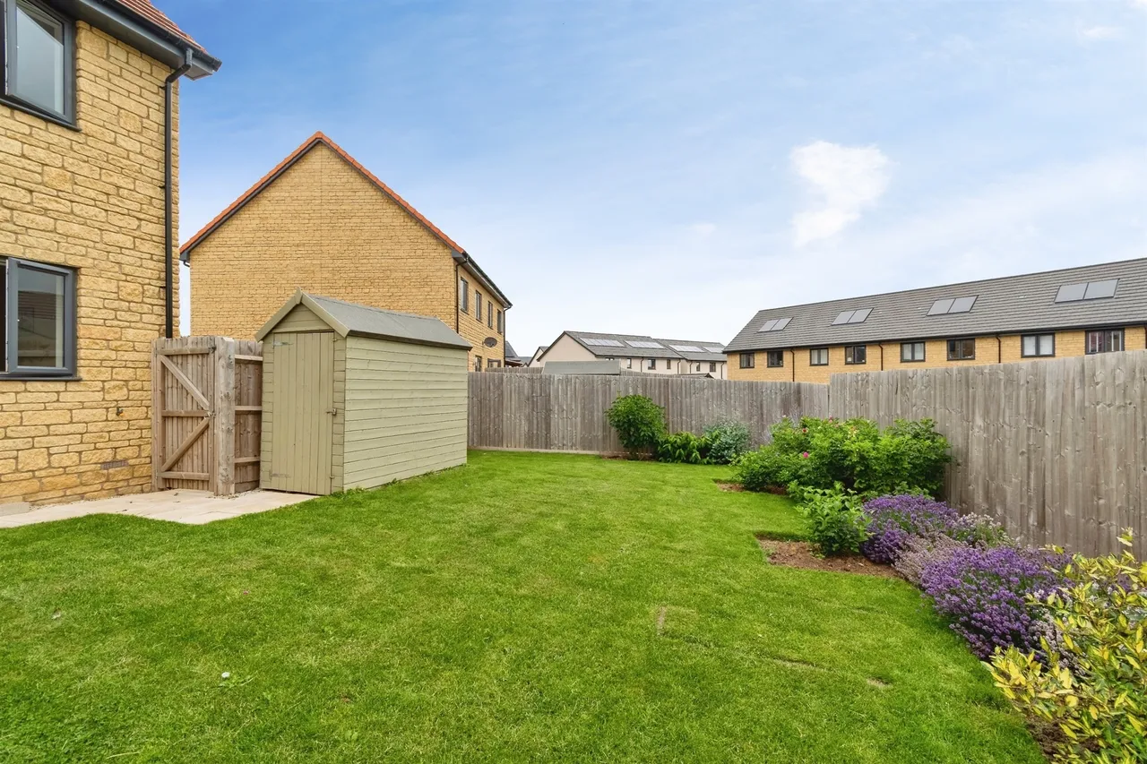 Wiltshire Drive, Patterdown, SN15, photo 12
