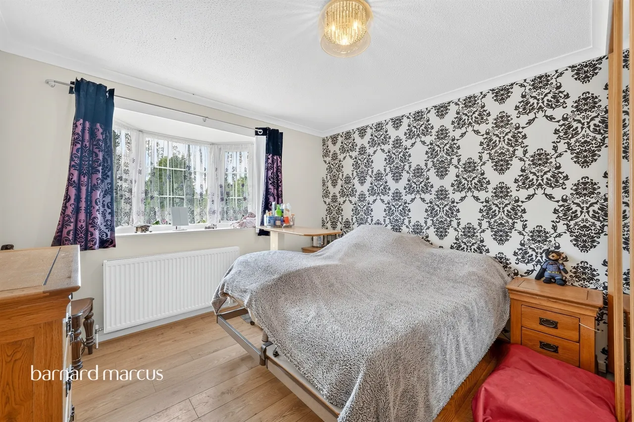 Royal Drive, Epsom, KT18, photo 6