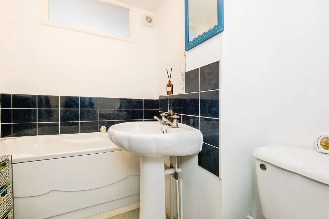 Trotwood, Chigwell, Essex, IG7, photo 7