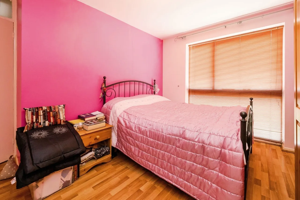 Trotwood, Chigwell, Essex, IG7, photo 6