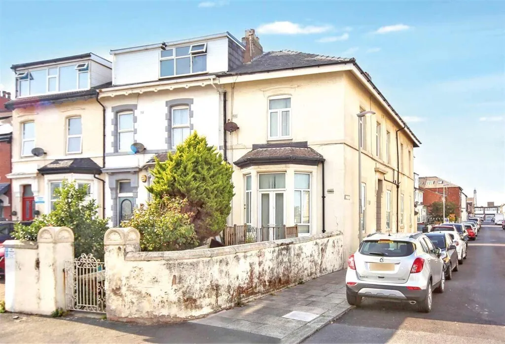 5 bed house for sale — Dean Street, BLACKPOOL