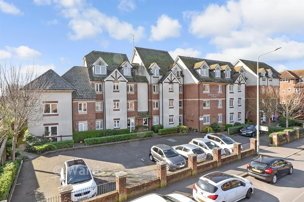 1 bed flat for sale, East Street, Hythe, CT21