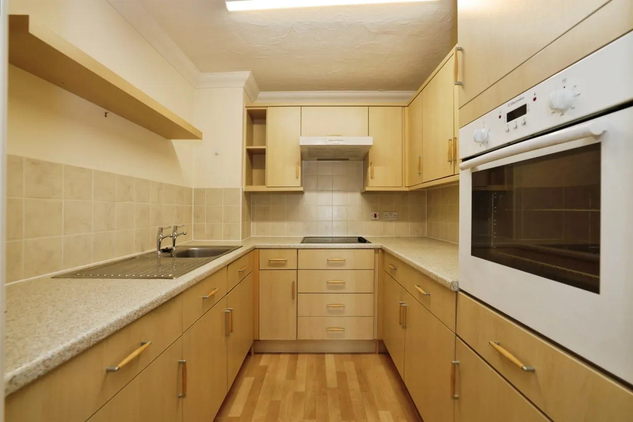 Gladstone Road, Chippenham, photo 4