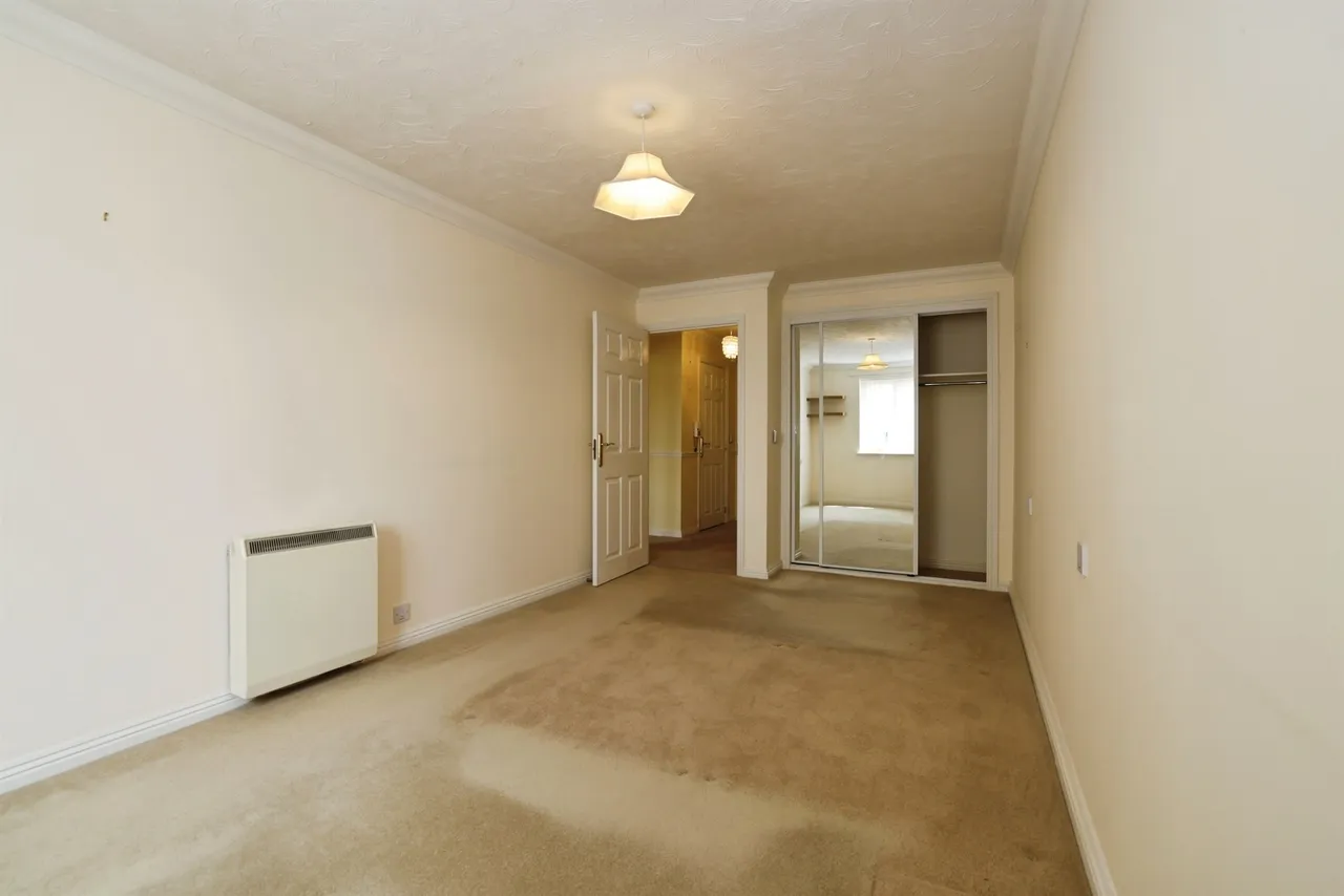 Gladstone Road, Chippenham, photo 8