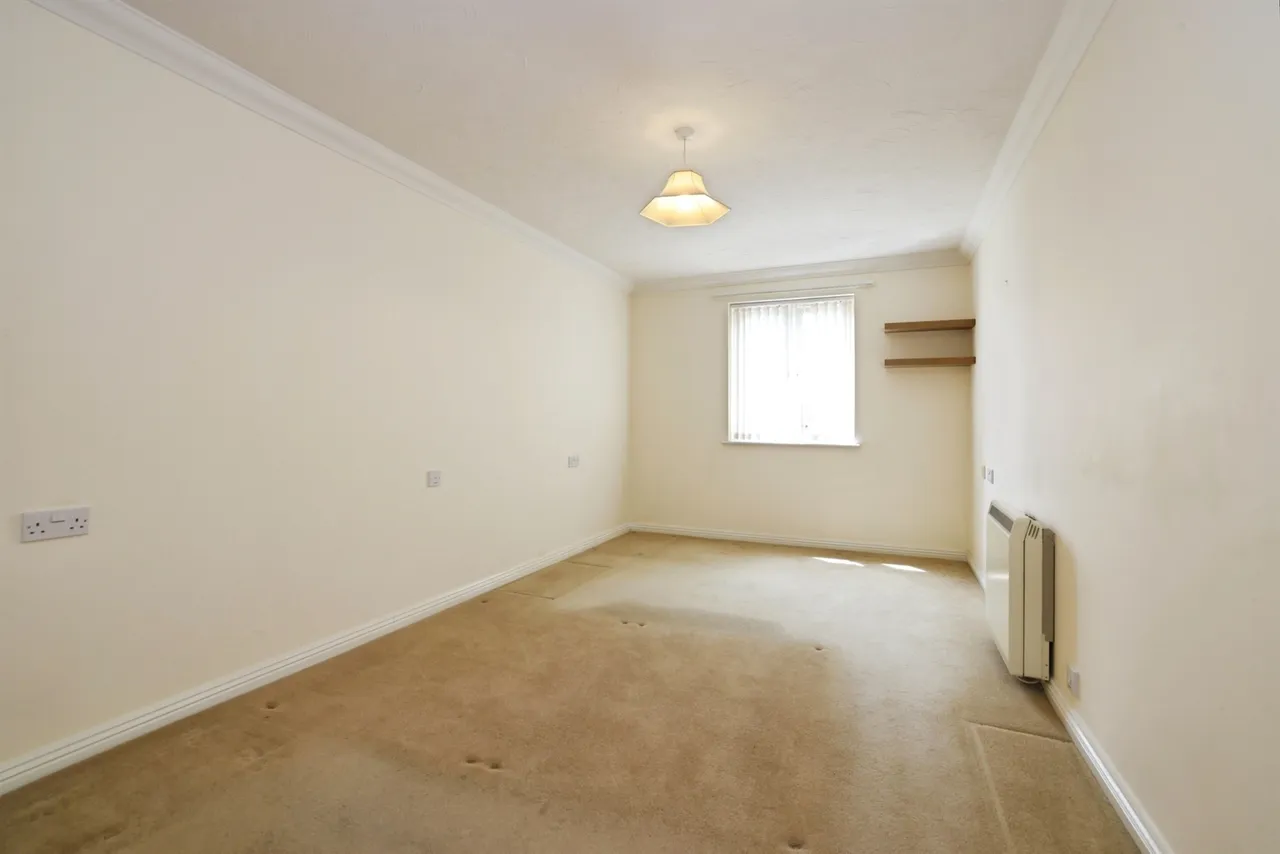 Gladstone Road, Chippenham, photo 7