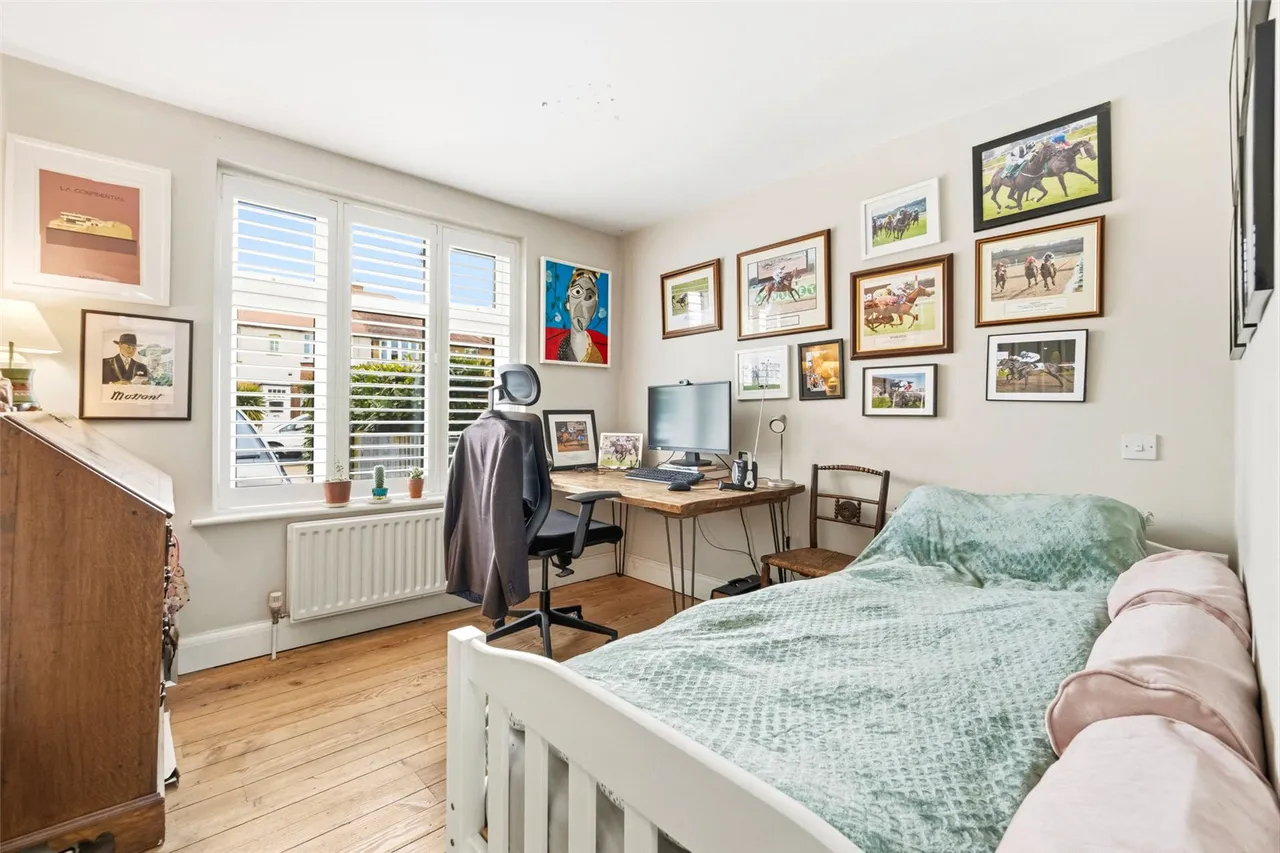 Chestnut Avenue, Hampton, TW12 2NY, photo 8