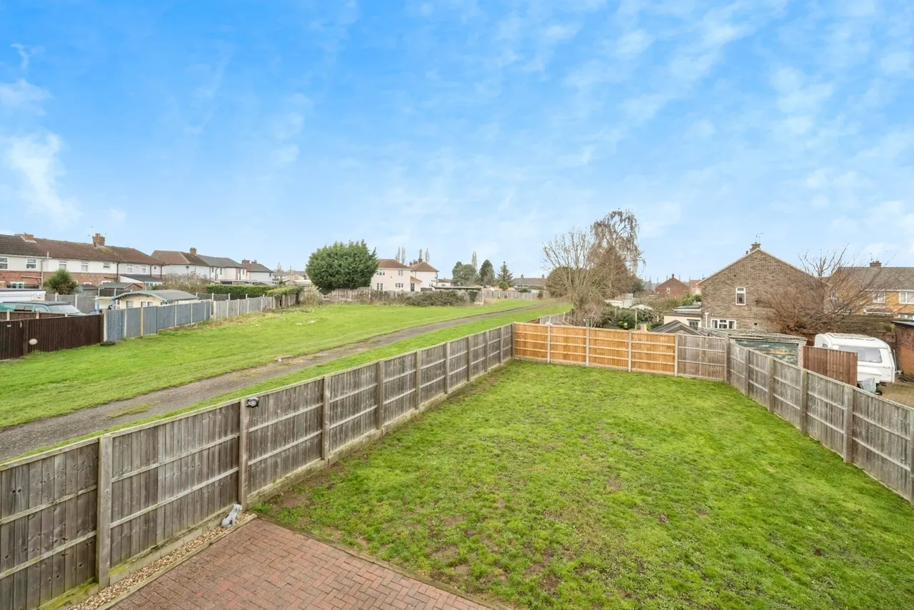 Mayfield Crescent, New Rossington, Doncaster, South Yorkshire, DN11, photo 18