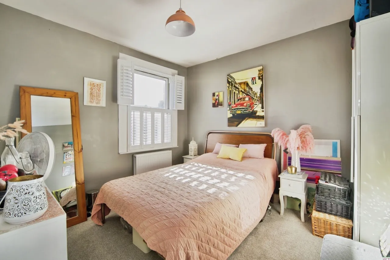 Jedburgh Road, Plaistow, London, E13, photo 13