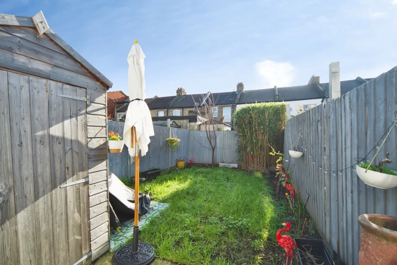 Jedburgh Road, Plaistow, London, E13, photo 5