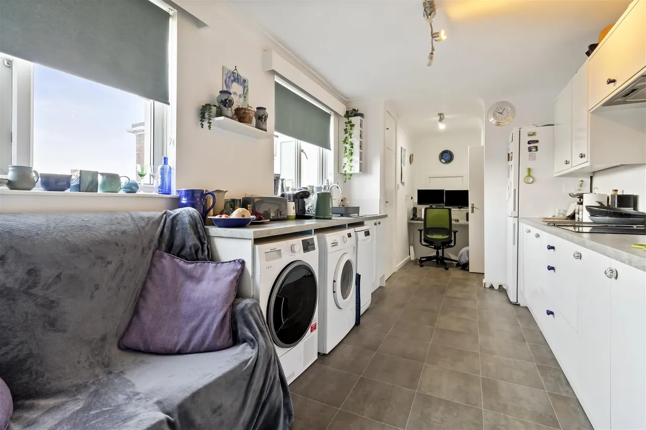 Bruce Avenue, Worthing, photo 14
