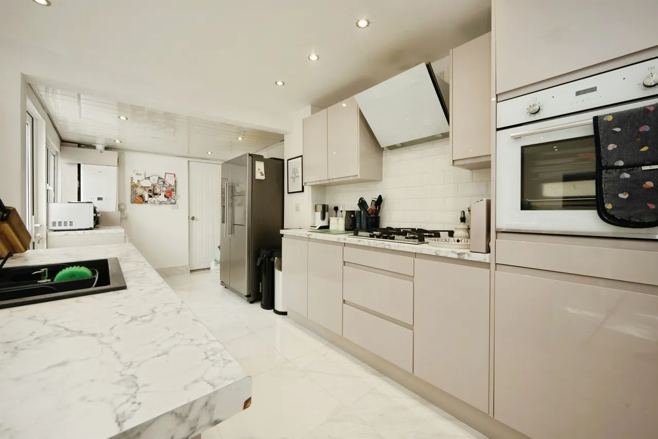 Collings Wells Close, Caddington, LU1, photo 8
