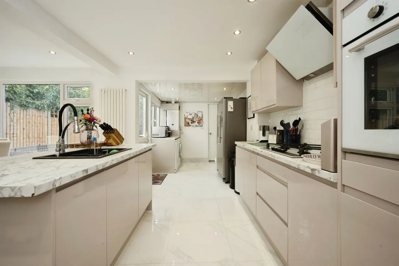 Collings Wells Close, Caddington, LU1, photo 7