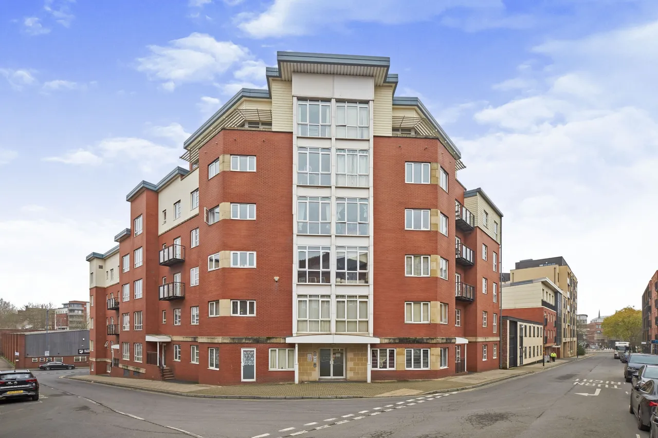 3 bed flat for sale, Townsend Way, Birmingham, B1
