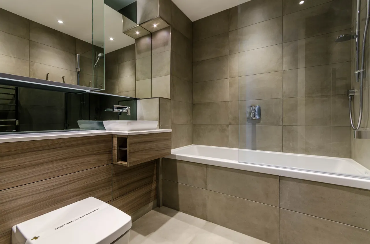 Flat 11, Basset Court, Smithfield Square, High Street, London, photo 7