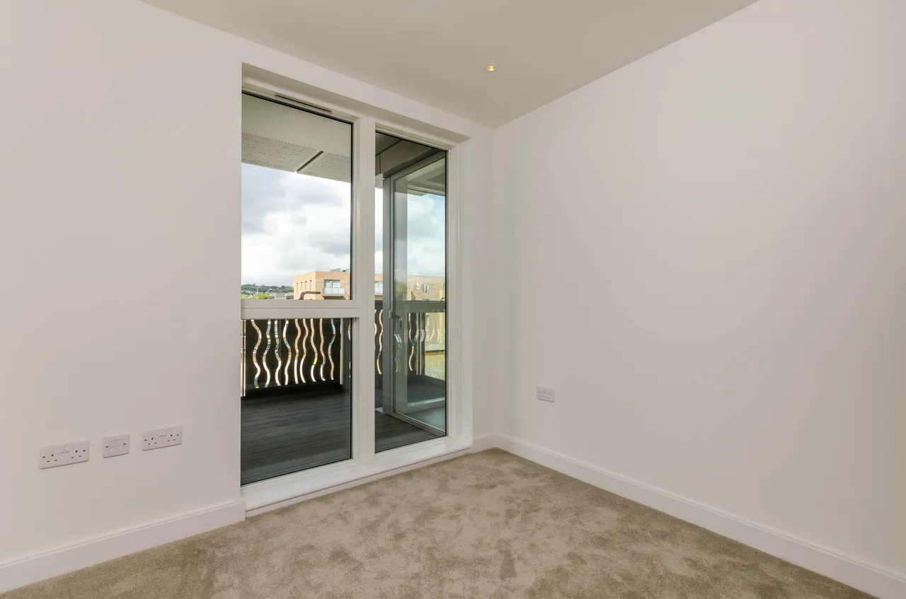 Flat 11, Basset Court, Smithfield Square, High Street, London, photo 6