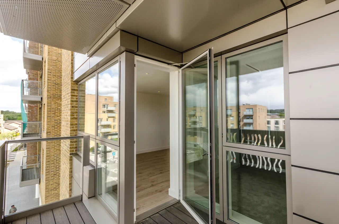 Flat 11, Basset Court, Smithfield Square, High Street, London, photo 10