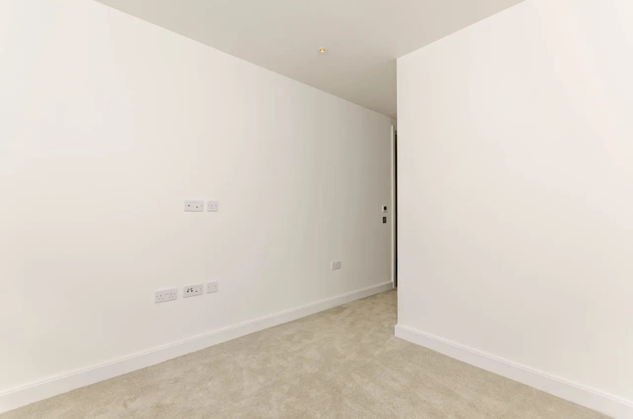 Flat 11, Basset Court, Smithfield Square, High Street, London, photo 9