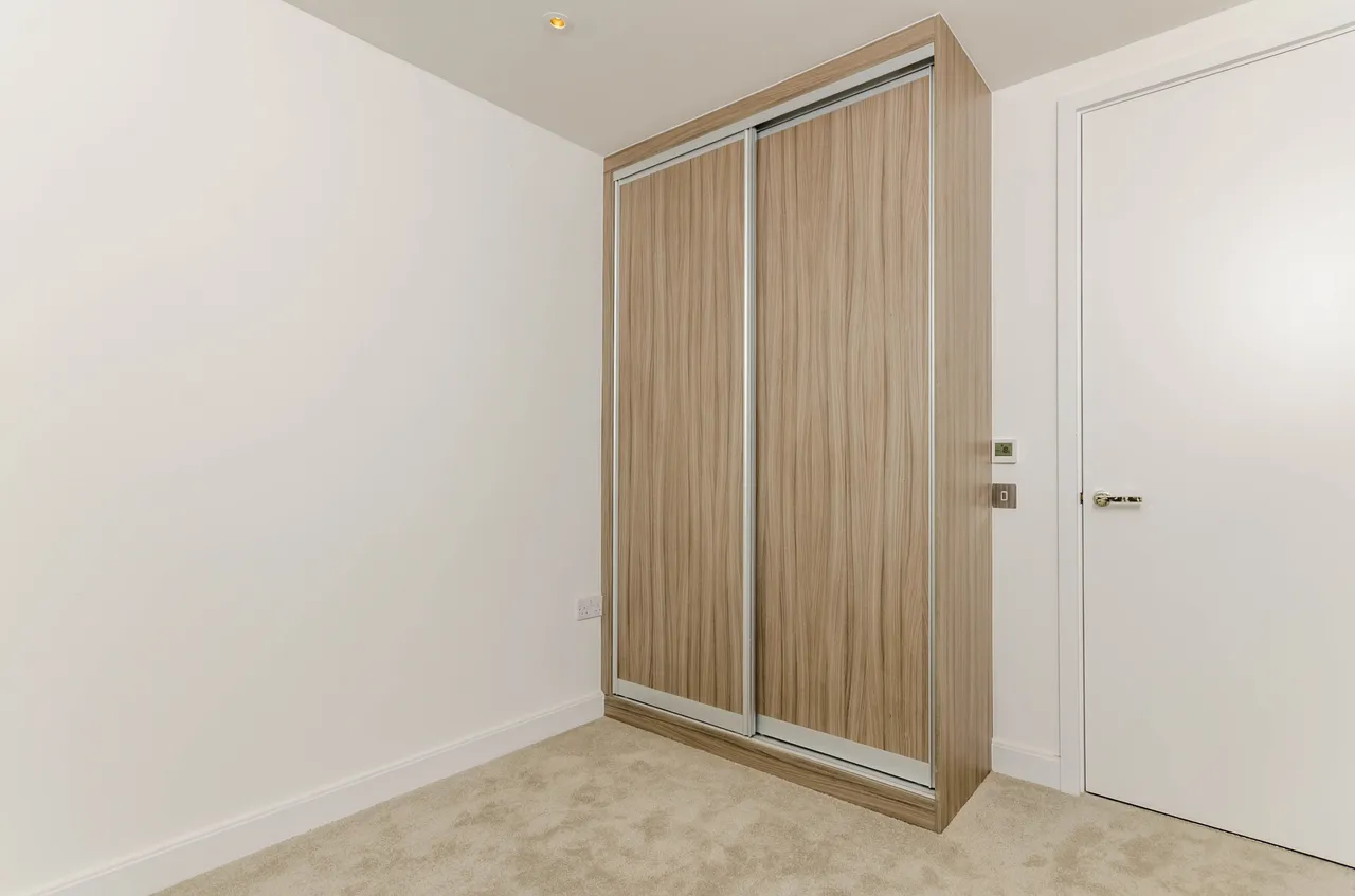 Flat 11, Basset Court, Smithfield Square, High Street, London, photo 12