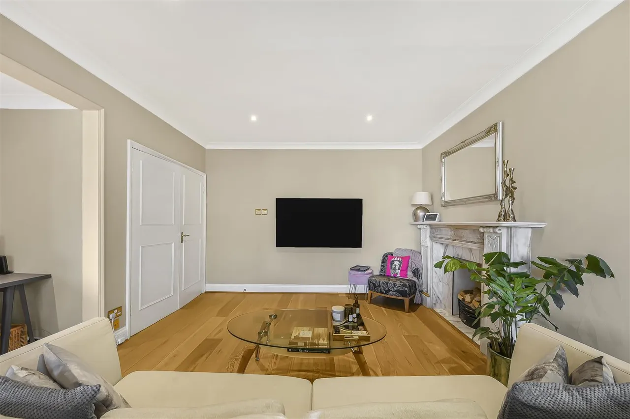 Belsize Lane, London, NW3, photo 17