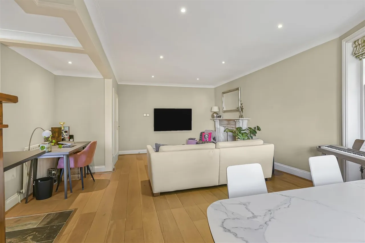 Belsize Lane, London, NW3, photo 18