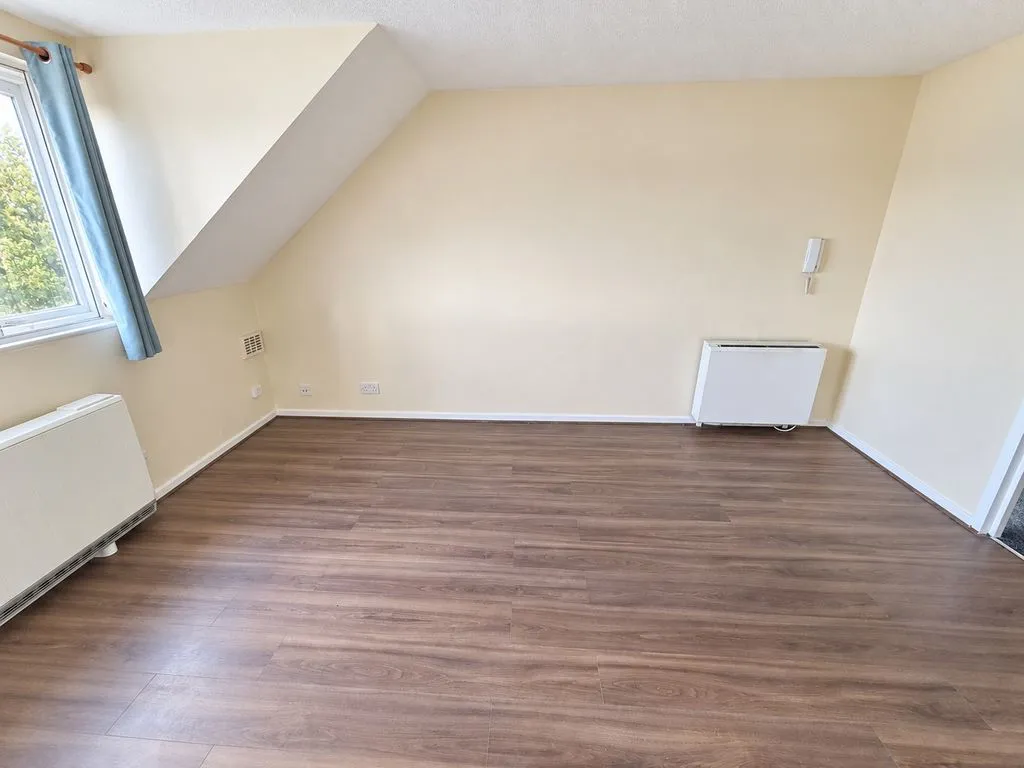 Springwood Crescent, Edgware, HA8, photo 5