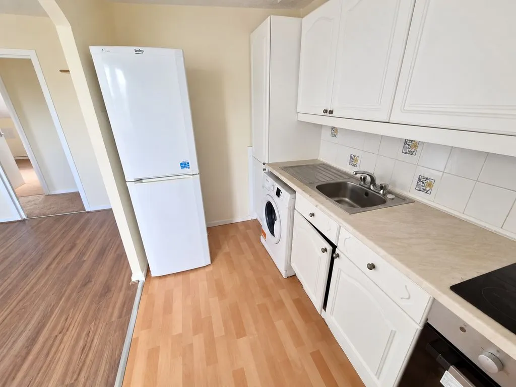 Springwood Crescent, Edgware, HA8, photo 3