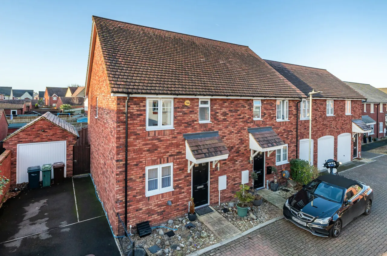 3 bed property for sale — Planets Lane, Cheltenham, Gloucestershire, GL51