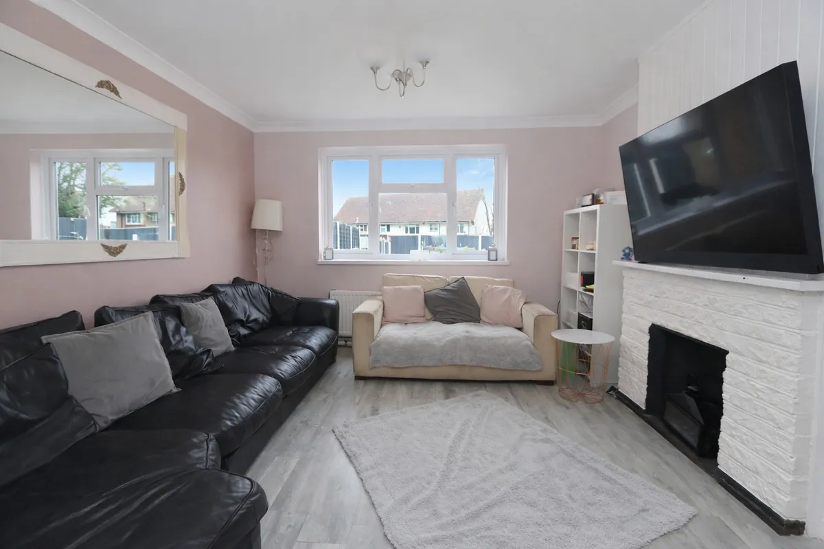 Chase Cross Road, Romford, RM5 3XR, photo 6