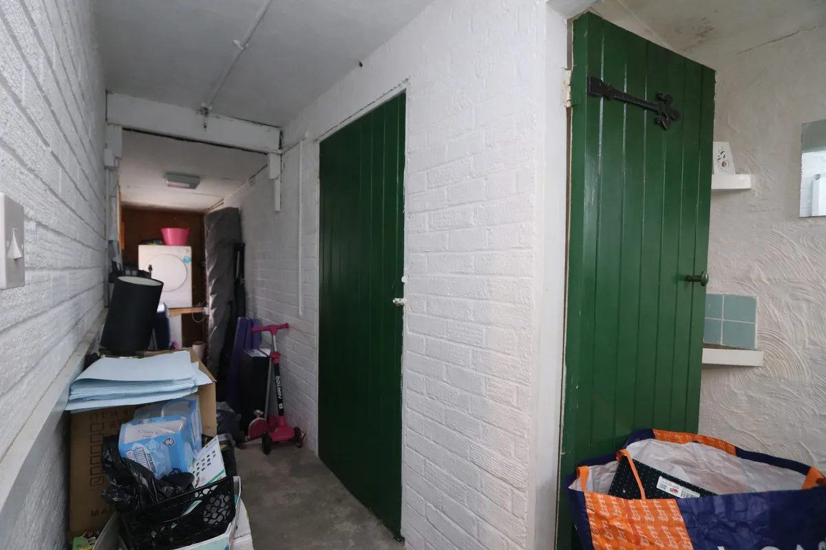 Chase Cross Road, Romford, RM5 3XR, photo 8