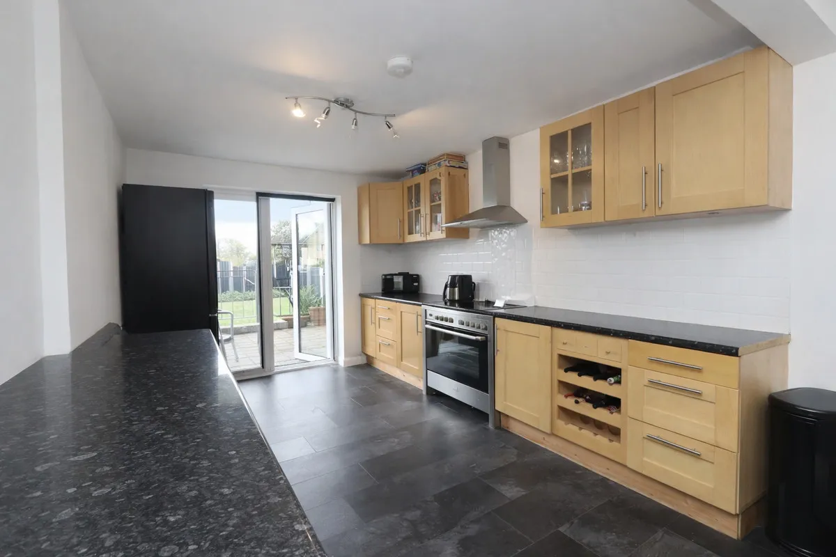 Chase Cross Road, Romford, RM5 3XR, photo 7