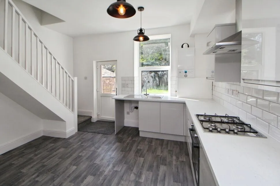 Shaw Lane, Glossop, Derbyshire, SK13, photo 3