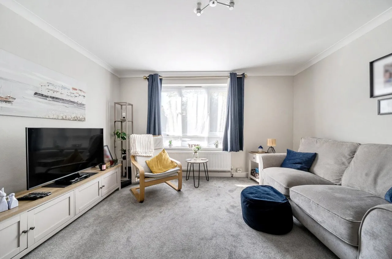Elgin Gardens, Guildford, GU1, photo 12