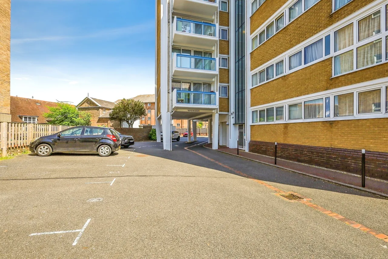 Hartington Place, Eastbourne, photo 11