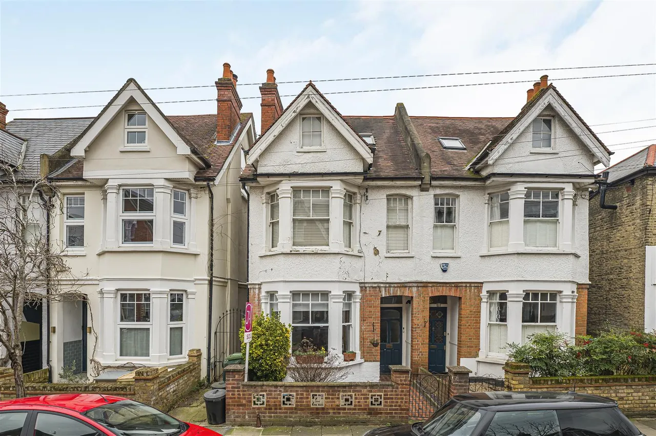 2 bed flat for sale, Elm Road, London, SW14