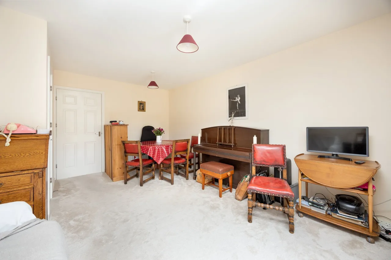 Dowse Road, Devizes, SN10, photo 17