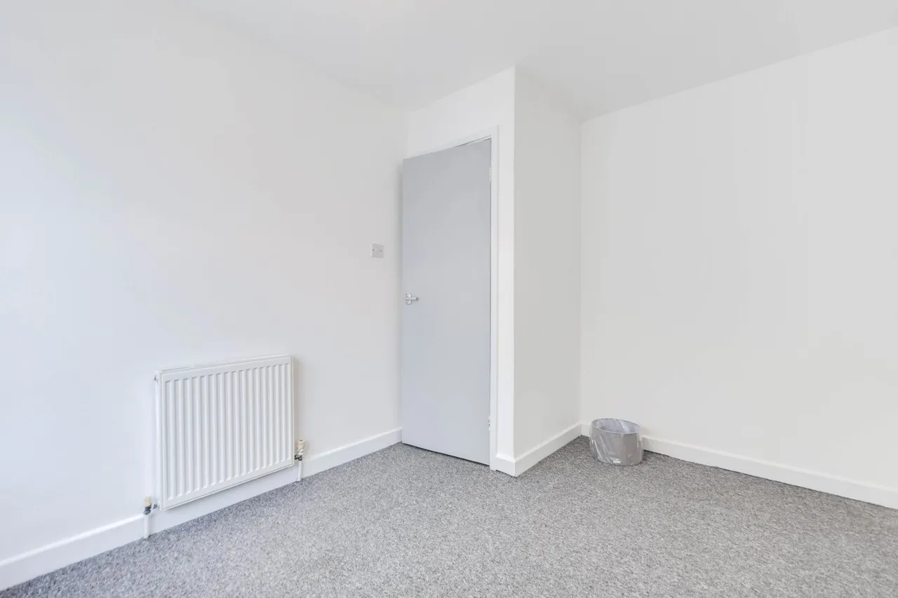Valley Road, Pudsey, LS28, photo 8